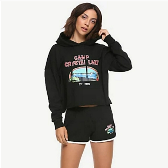 ❌SOLD❌ FRIDAY THE 13TH CAMP CRYSTAL LAKE CROP - Picture 2 of 10